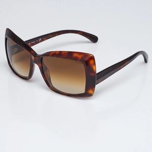 NWOT Authentic CHANEL Tortoise Womans Sunglasses Never worn